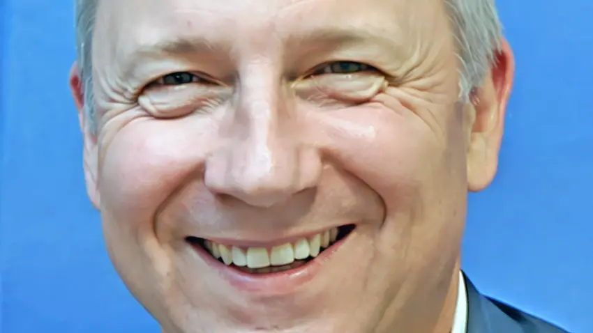 Bürgermeister Wolf Blesken hat das Abwahlverfahren gegen den Beigeordneten, Kämmerer und allgemeinen Vertreter des Bürgermeisters angestoßen. · Foto: Gemeinde Möhnesee.